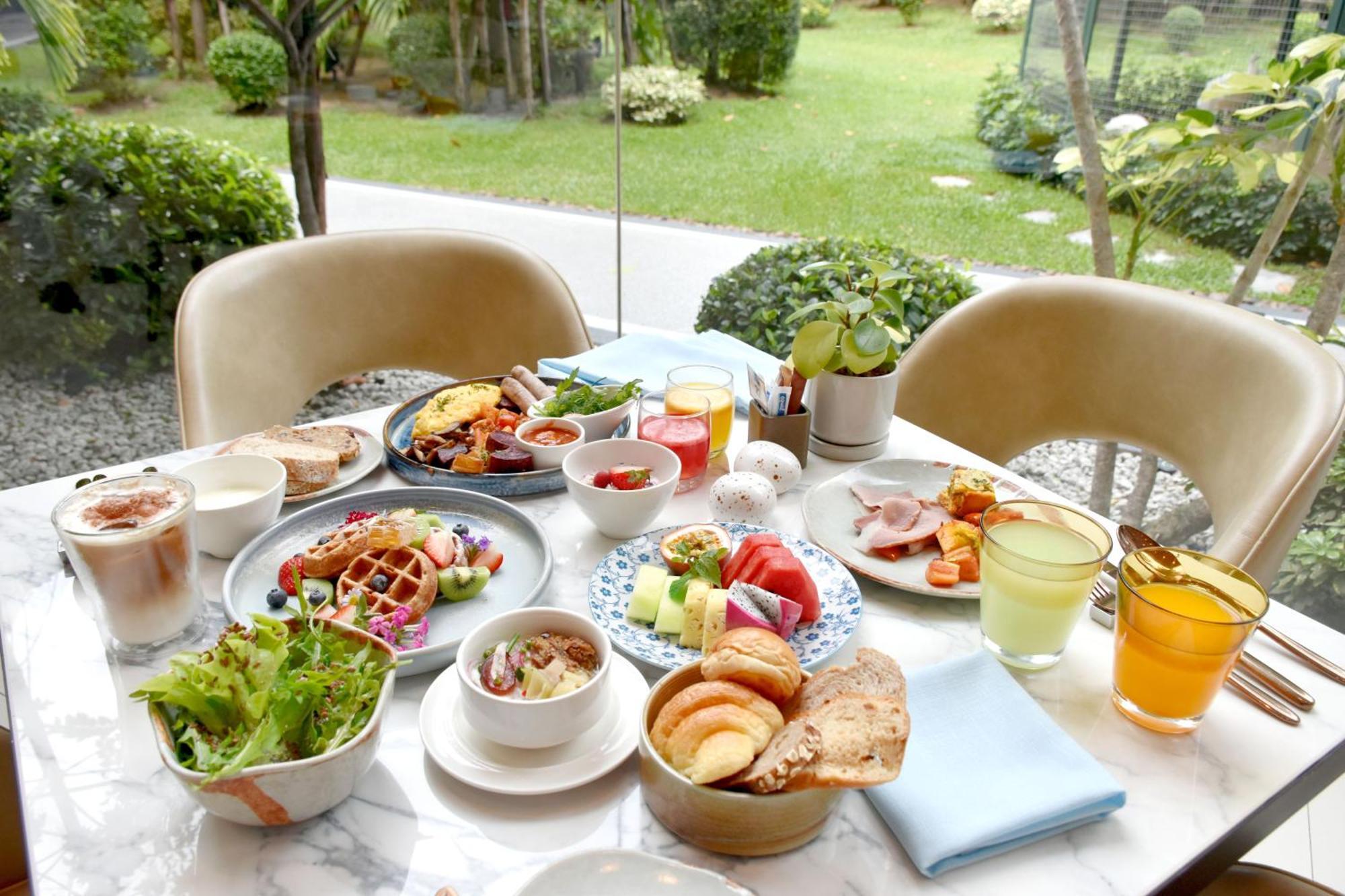 Moevenpick Hotel Bangkok Ploenchit Bdms Exterior foto