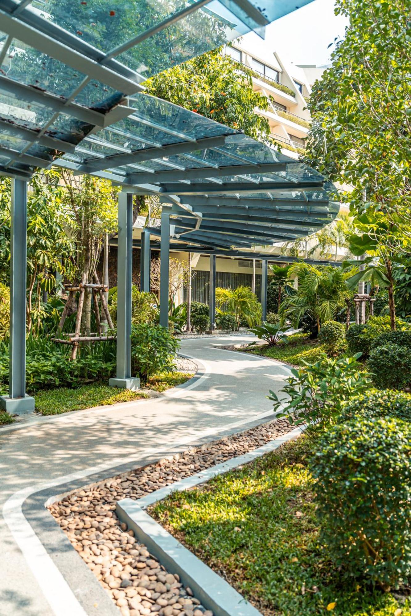 Moevenpick Hotel Bangkok Ploenchit Bdms Exterior foto